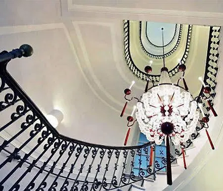 Palazzo Decumani Неаполь