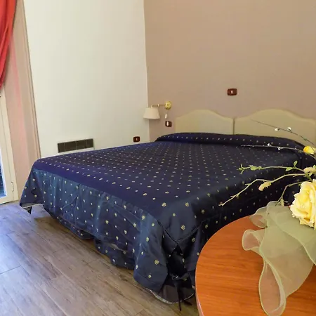 Le Orchidee Отель Неаполь