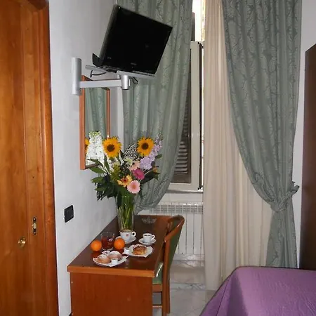 Eliseo Hotel 3*