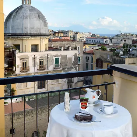 Pinto-storey Hotel Neapol
