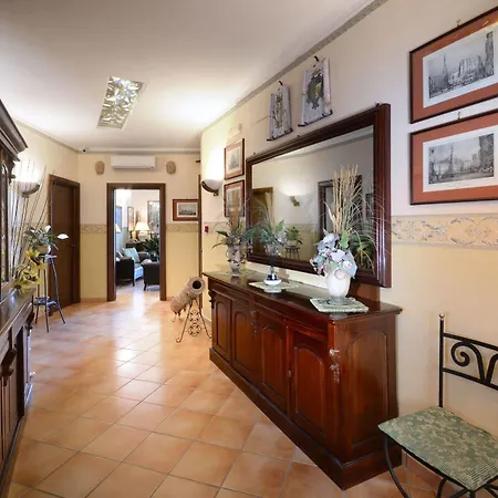 Hotel Pinto-storey 3*
