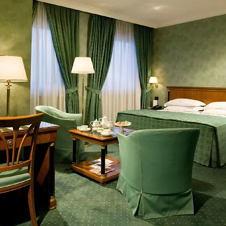 Ramada By Wyndham Hotel 4*