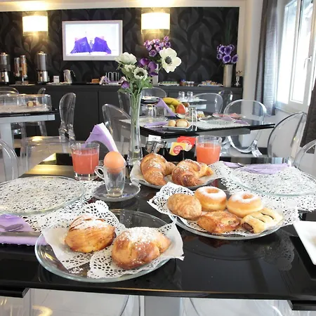 Golden Hotel 3*