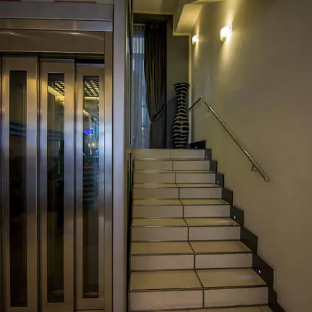 Hotel Golden 3*