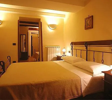 Conte Cavour 3* Napoli
