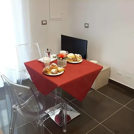 ビー イタリアン フラット ボヴィオ ゲストハウス