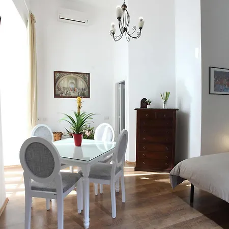 Pietrasanta Lt Bed & Breakfast