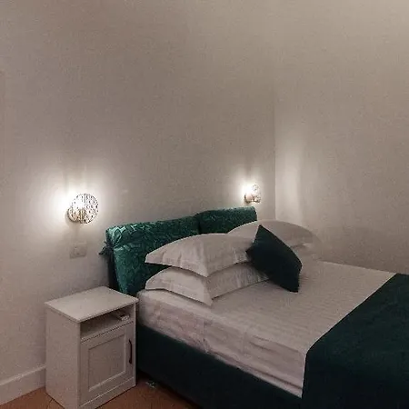 Eleonora Hotel