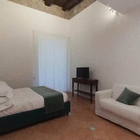 Eleonora Hotel