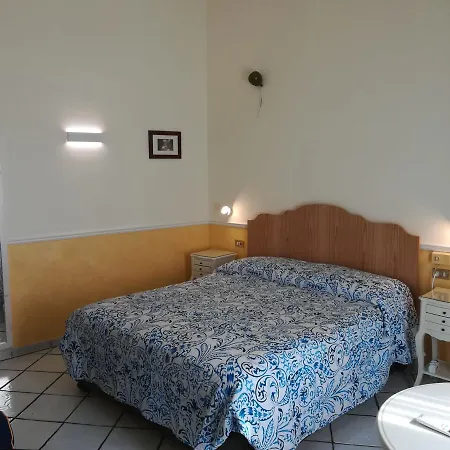 Santa Lucia 50 بيت ضيافة 3*