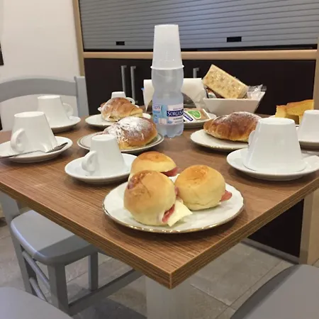 Alojamento de Acomodação e Pequeno-almoço Prestige Nápoles