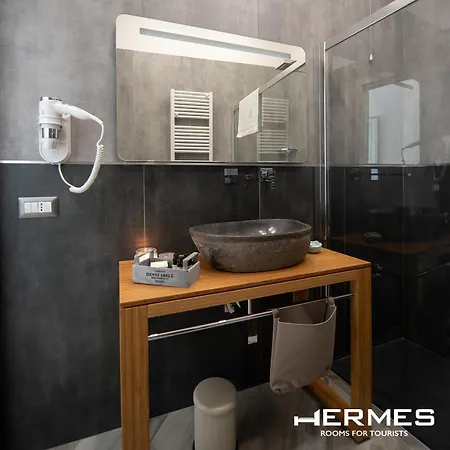 Hermes For Tourists 2*