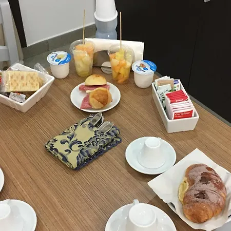 Alojamento de Acomodação e Pequeno-almoço Prestige Nápoles