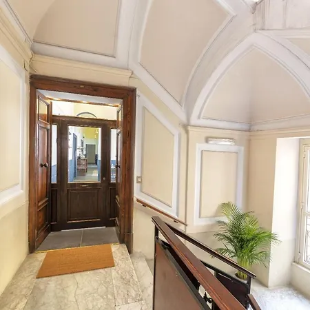 לינה וארוחת בוקר Be Italian Flat Duomo 319 2*