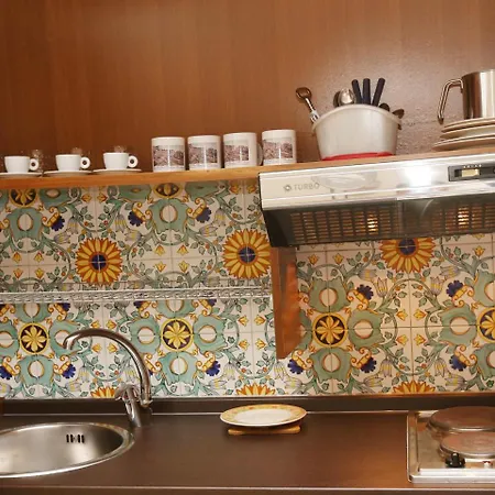 Santa Lucia 50 بيت ضيافة