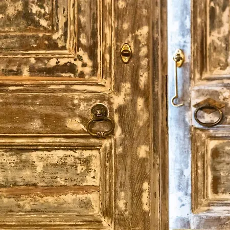 Artemisia Domus - Centro Storico Гостевой дом 2*