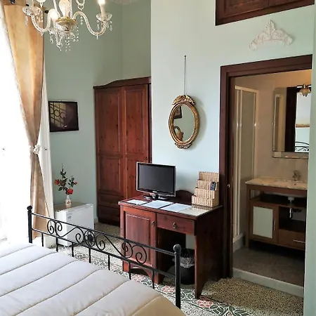 Bed and Breakfast Art Principe Umberto 3*