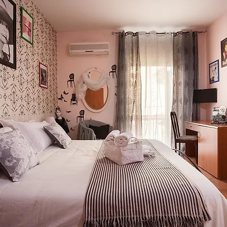 Cineholiday Hotel