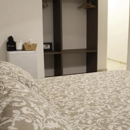 Antonietta De Pace By Milionaria Bed & Breakfast Neapel
