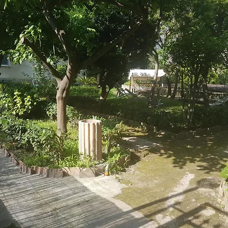 Il Giardino Di Vico Neve 3* Napels