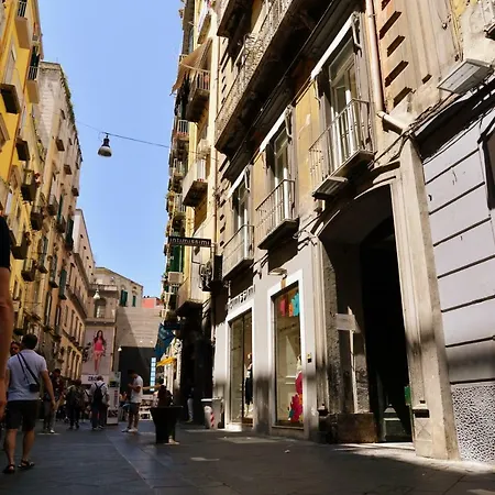 Chiaia 205 2* Naples