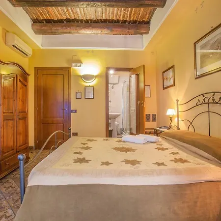 Double/ Triple In Center Guest house