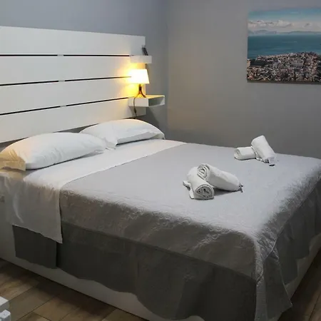 Bed and breakfast Station Garibaldi 2*