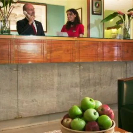 Szálloda Mercure Centro Angioino