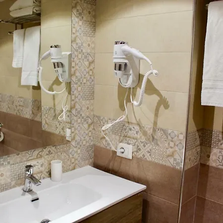 Station Garibaldi Bed and breakfast 2*