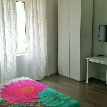 Bed & Breakfast Vulkania 2*