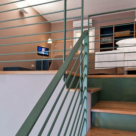 Piazza Bellini&apartments 3*
