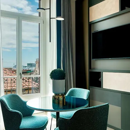 Amadomus Luxury