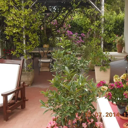 La Bouganville Bed & Breakfast