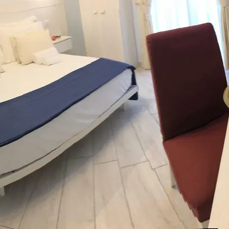 Maison Claudette Toledo *