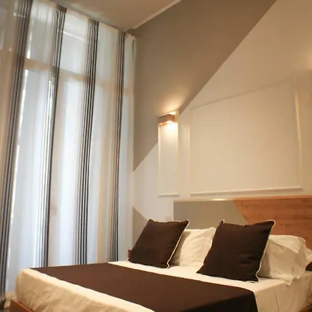 Be Italian Flat Piazza Bovio 22 2* Naples
