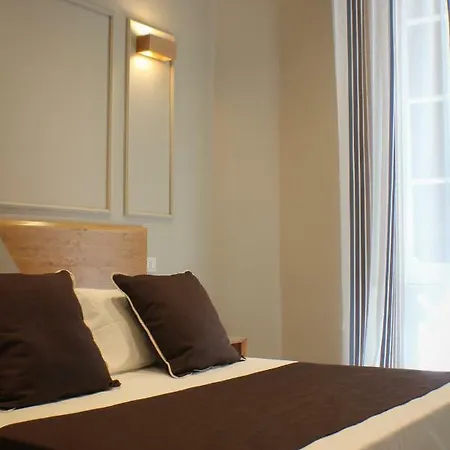 Be Italian Flat Piazza Bovio 22 2* Naples