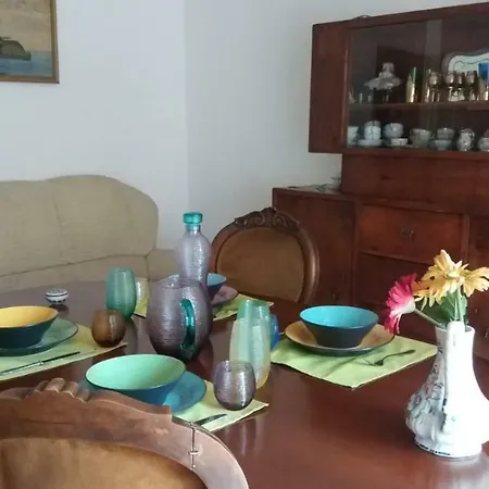 Vintage Flat