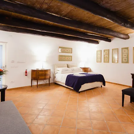 Palazzo Marigliano - & Gasthof 5*