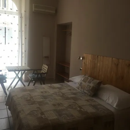 To Live Bed & Breakfast Napoli