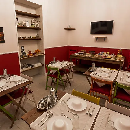 Napoli Hostal *