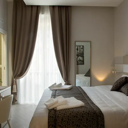Naplesuite Πανσιόν 2*