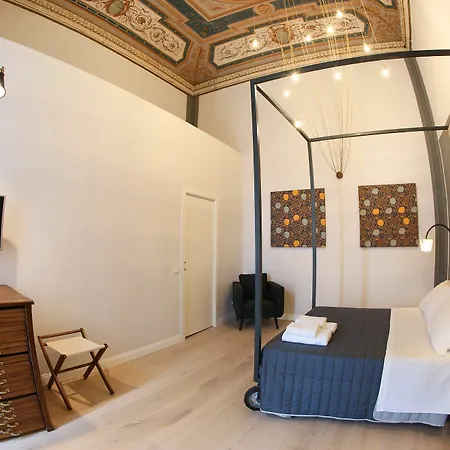 The Dante House By House In ナポリ