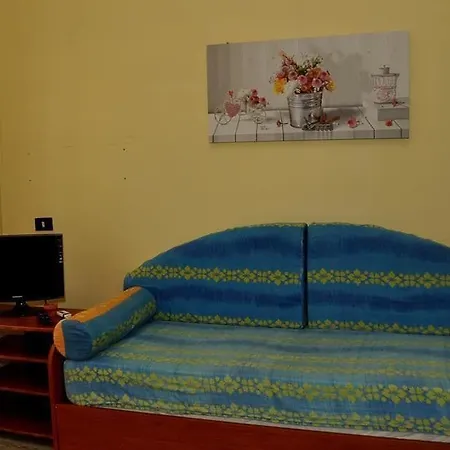 Hotel House *