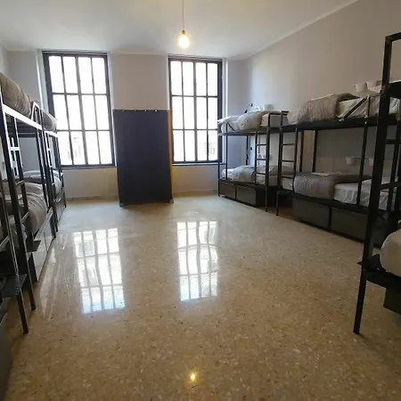 Hostal Napoli *