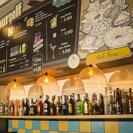 NeapolitanTrips Hostel&Bar Hostel *