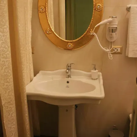 Stazione Guesthousemariafrancesca Hotel