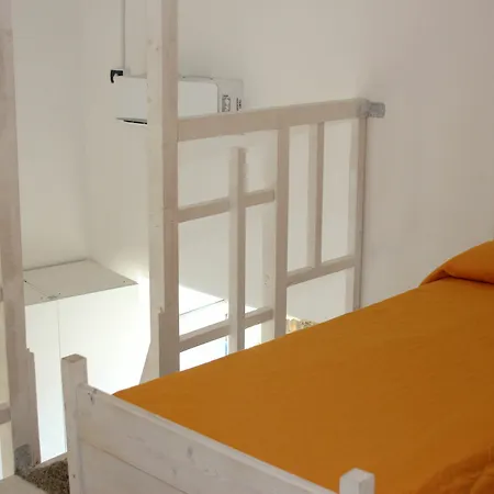 Mimi Hotel *