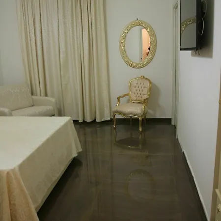 Stazione Guesthousemariafrancesca Hotel