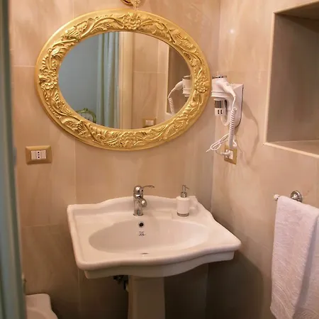 Stazione Guesthousemariafrancesca Hotel 2*