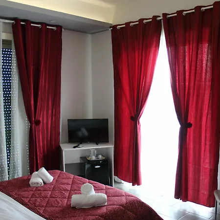 Paradise 4*